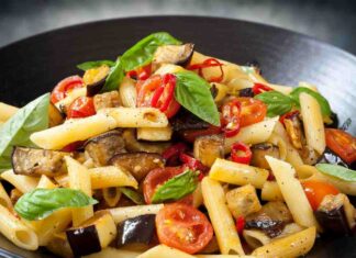 Pasta fredda melanzane pomodori RicettaSprint