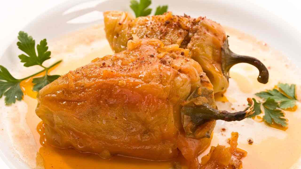 Peperoni mbuttunati tonnati alla napoletana