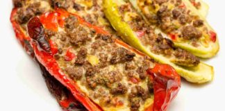 Peperoni ripieni con salsicce e provola