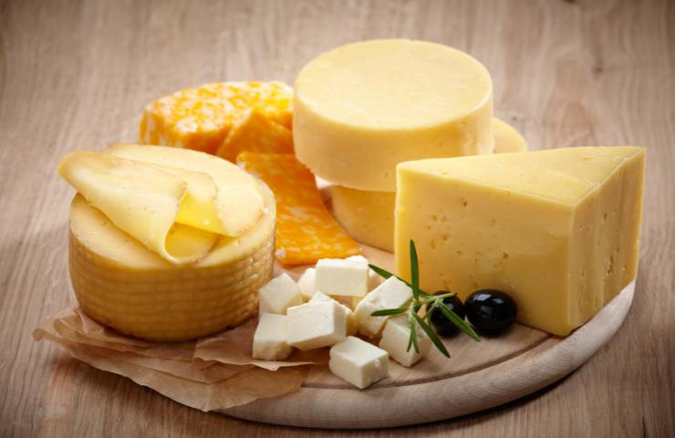 Diversi tipi di formaggio