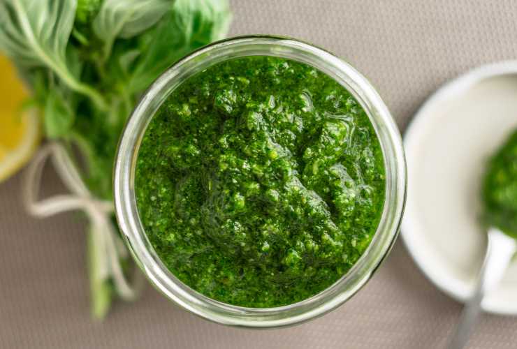 Pesto fresco tutto l'anno come fare - RicettaSprint