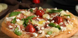 Pizza focaccia con pomodori e prosciutto RicettaSprint