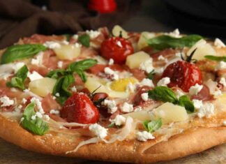 Pizza focaccia con pomodori e prosciutto RicettaSprint