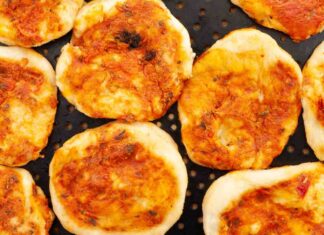 Pizzette rosse del panificio - RicettaSprint