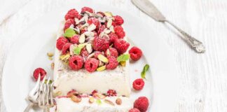Semifreddo light con lamponi e pistacchi RicettaSprint