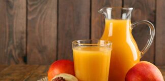 Succo di frutta alle pesche fatto in casa RicettaSprint