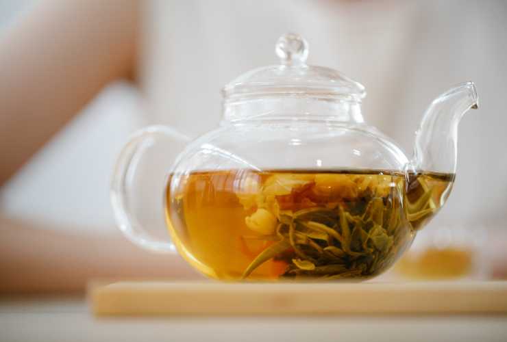 Tisana alla curcuma in estate per l'umore - RicettaSprint