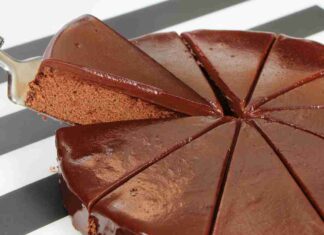 Torta al cioccolato senza farina lievito burro latte e zucchero - RicettaSprint