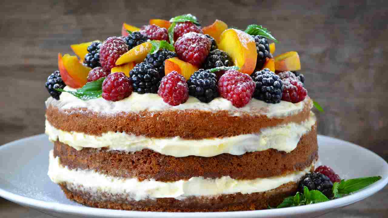Torta dell'estate con frutta fresca RicettaSprint