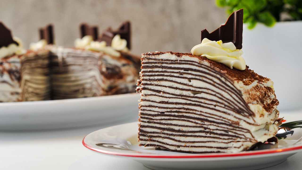 Torta di compleanno senza pan di Spagna - RicettaSprint