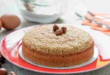 Torta di nocciole tradizionale piemontese
