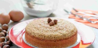 Torta di nocciole tradizionale piemontese