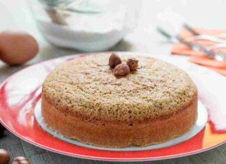 Torta di nocciole tradizionale piemontese