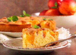 Torta di pesche morbida - RicettaSprint