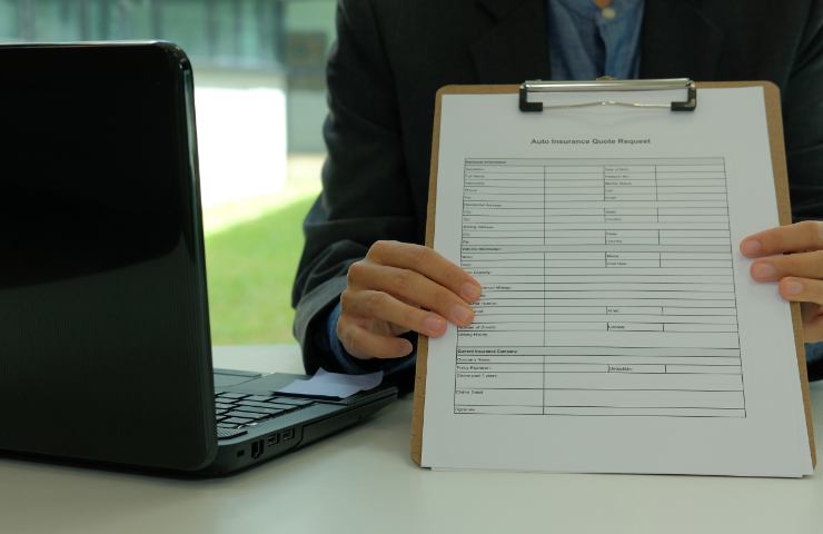 Un contratto di una assicurazione