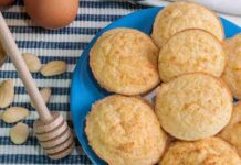 Croccanti e leggeri biscotti, preparati furbissimi: albumi e mandorle il mio segreto goloso per non fare rinunce Biscotti albumi e mandorle 08092025 ricettasprint.it