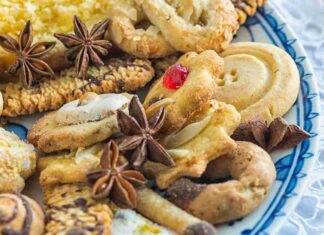 Biscotti di diverso tipo serviti