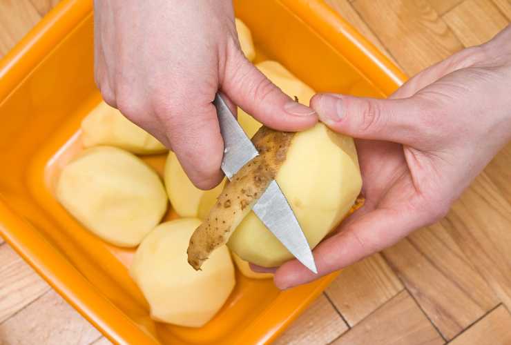 Bucce di patate 5 modi per usarle - RicettaSprint