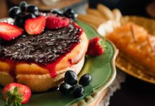 Questa cheesecake la faccio tutti i pomeriggi, ha meno di 100 kcal, e della dieta me ne frego! Cheesecake con meno di 100 kcal - RicettaSprint