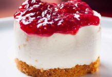 Ho voglia di dolce ma devo fare attenzione alla dieta, ma la cheesecake la faccio senza zuccheri e senza forno in 5 minuti Cheesecake senza zuccheri e senza forno - RicettaSprint