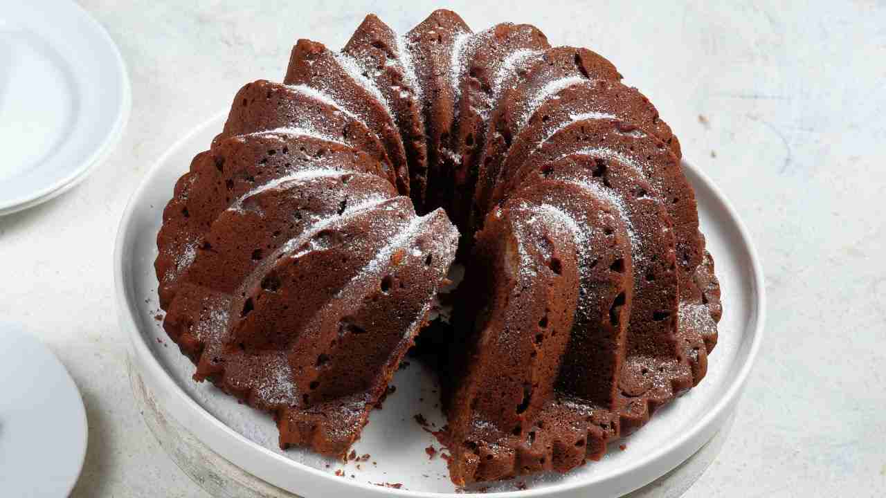 Ciambella albumi e cioccolato 24082025 ricettasprint.it
