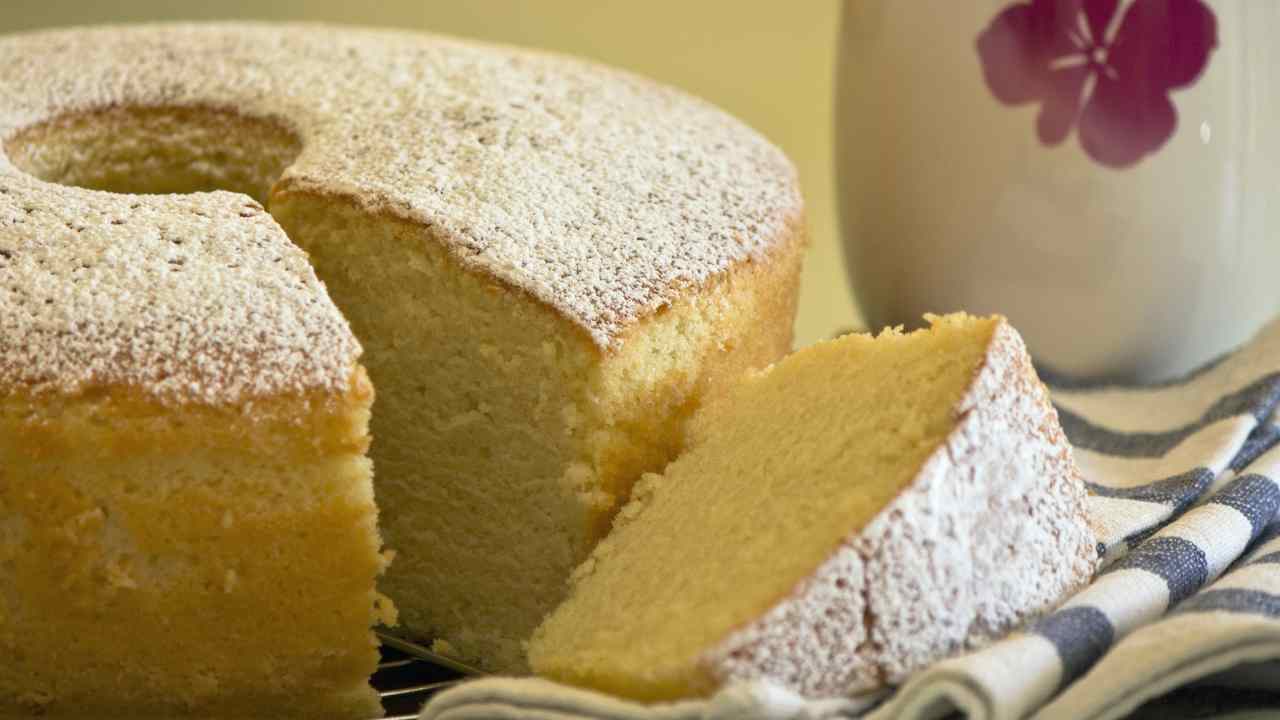 Ciambellone del bar senza zucchero - Ricettasprint.it
