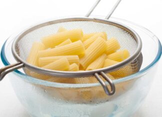 Pasta messa a scolare