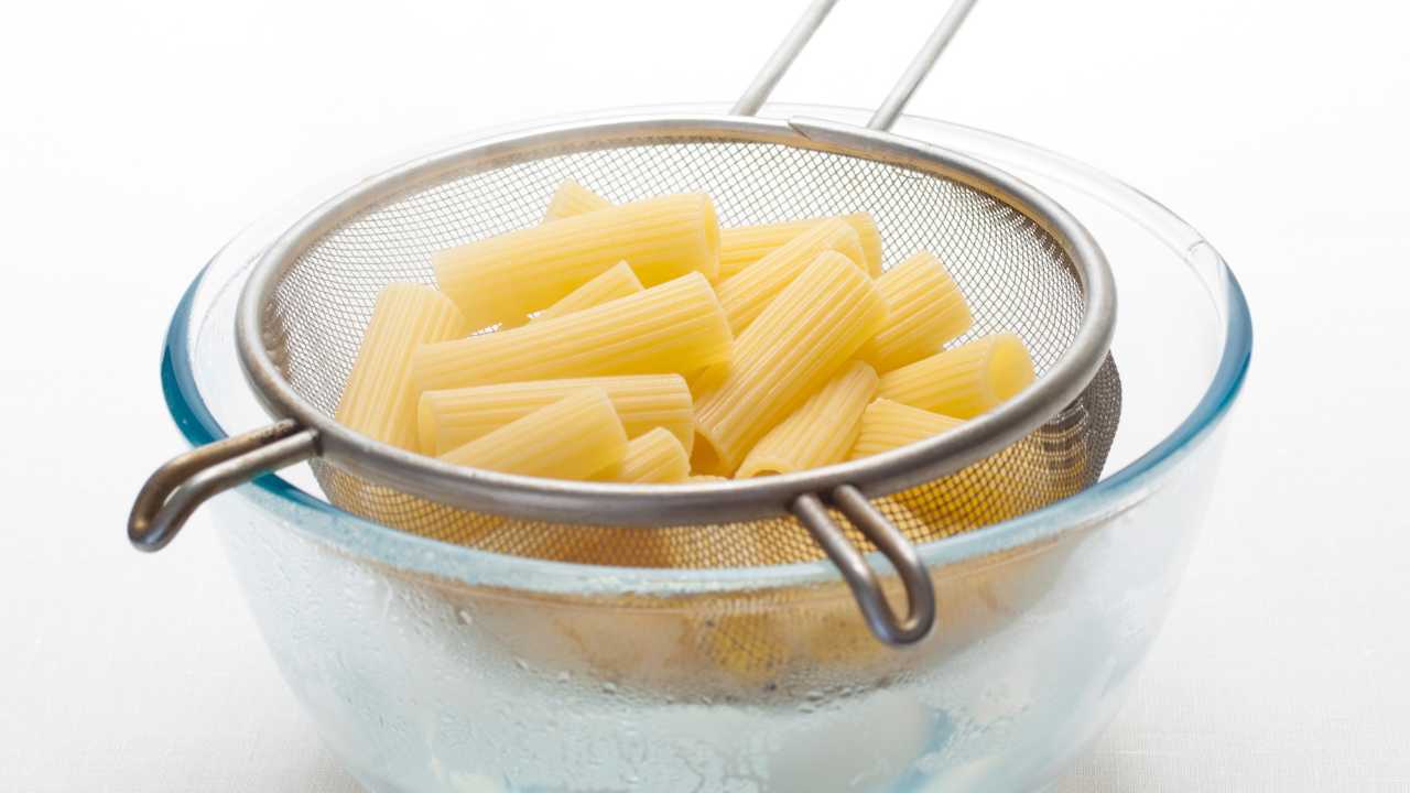 Pasta messa a scolare