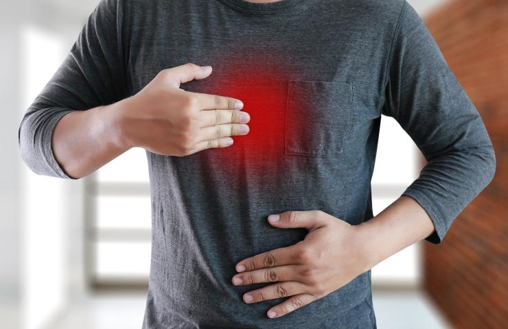 Una rappresentazione di dolore da acidità e reflusso