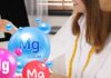 Due nutrizioniste al lavoro ed il simbolo del magnesio