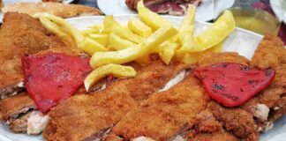 Cotolette di pollo ripiene di prosciutto cotto e provola - Ricettasprint.it