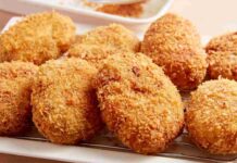 Sono le più buone crocchette virali in circolo, con queste hai risolto la cena per tutti senza grandi sbattimenti Crocchette di pollo e patate 12082025 ricettasprint.it