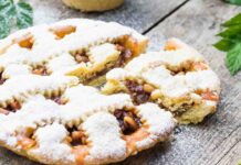 La crostata morbida, che si scioglie in bocca, il segreto è l’aggiunta di un banale ingrediente nell’impasto, ormai la faccio sempre così Crostata morbida alla marmellata - Ricettasprint.it