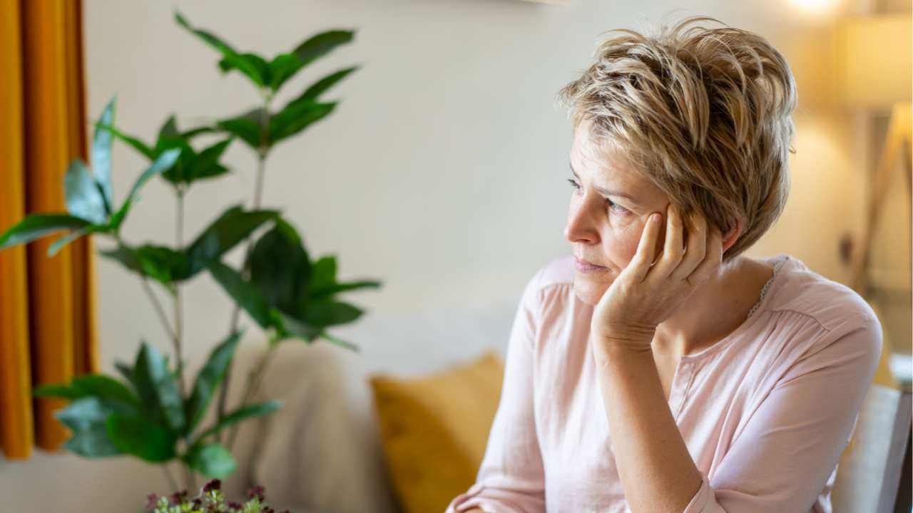 Una donna con la menopausa