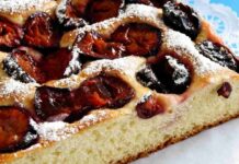 Focaccia dolce con tanta frutta