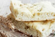 Focaccia rustica a lavoro - RicettaSprint