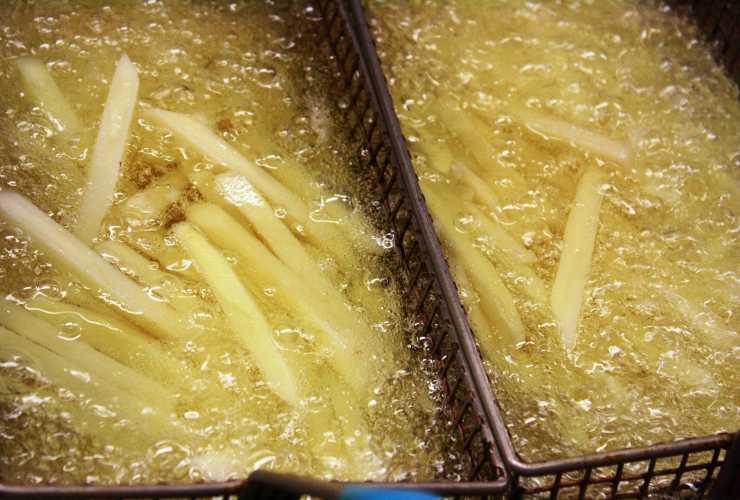 Friggere olio punto di fumo - RicettaSprint