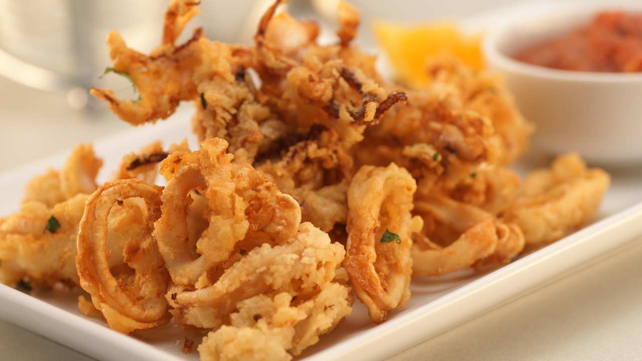 Frittura calamari in friggitrice ad aria - Ricettasprint.it