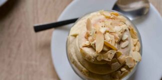Gelato alla mandorla senza glutine e gelatiera - RicettaSprint