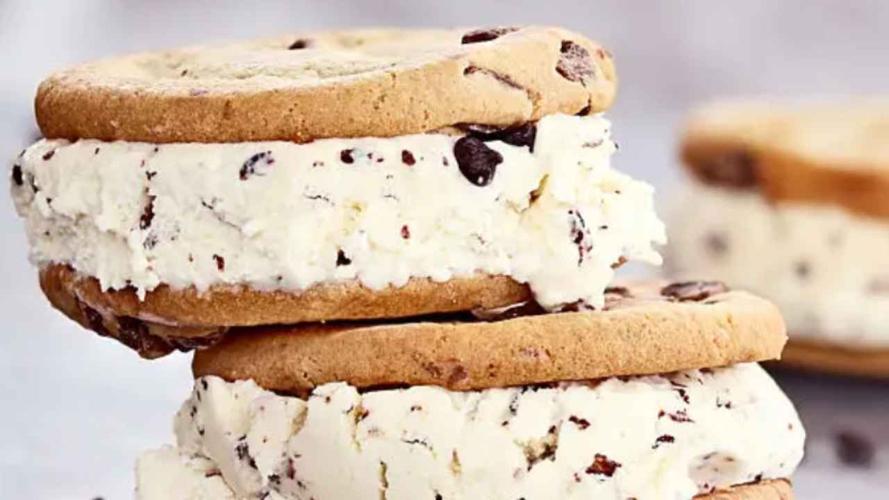 Gelato biscotto fatto in casa - RicettaSprint