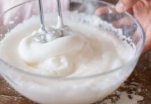 4 gusti, 2 ingredienti, 1 sola preparazione per il gelato senza gelatiera: dal fior di latte al cioccolato è un attimo