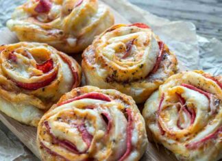 Girelle pizza veloci con speck e scamorza