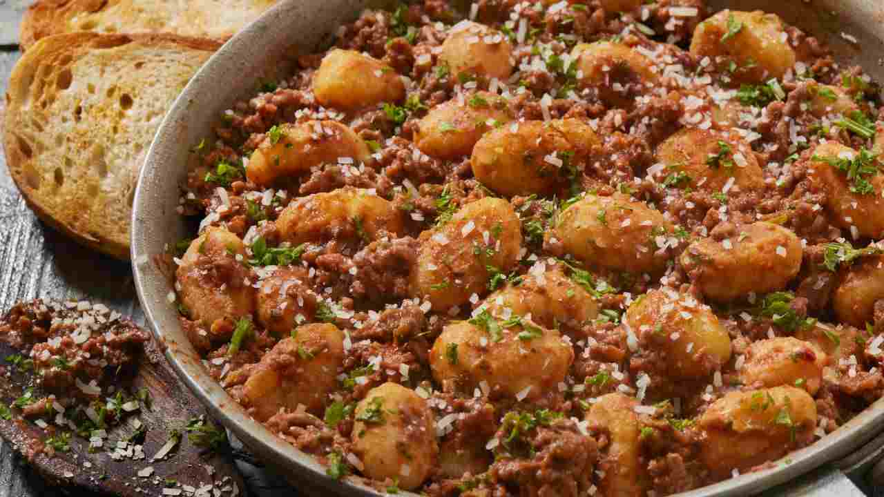 Gnocchi al ragù bianco
