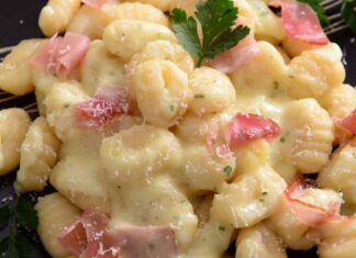 Gnocchi con crema di formaggio e prosciutto 08092025 ricettasprint.it
