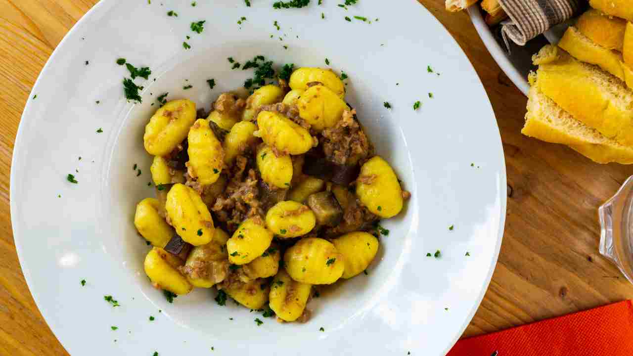 Gnocchi con crema di melanzane
