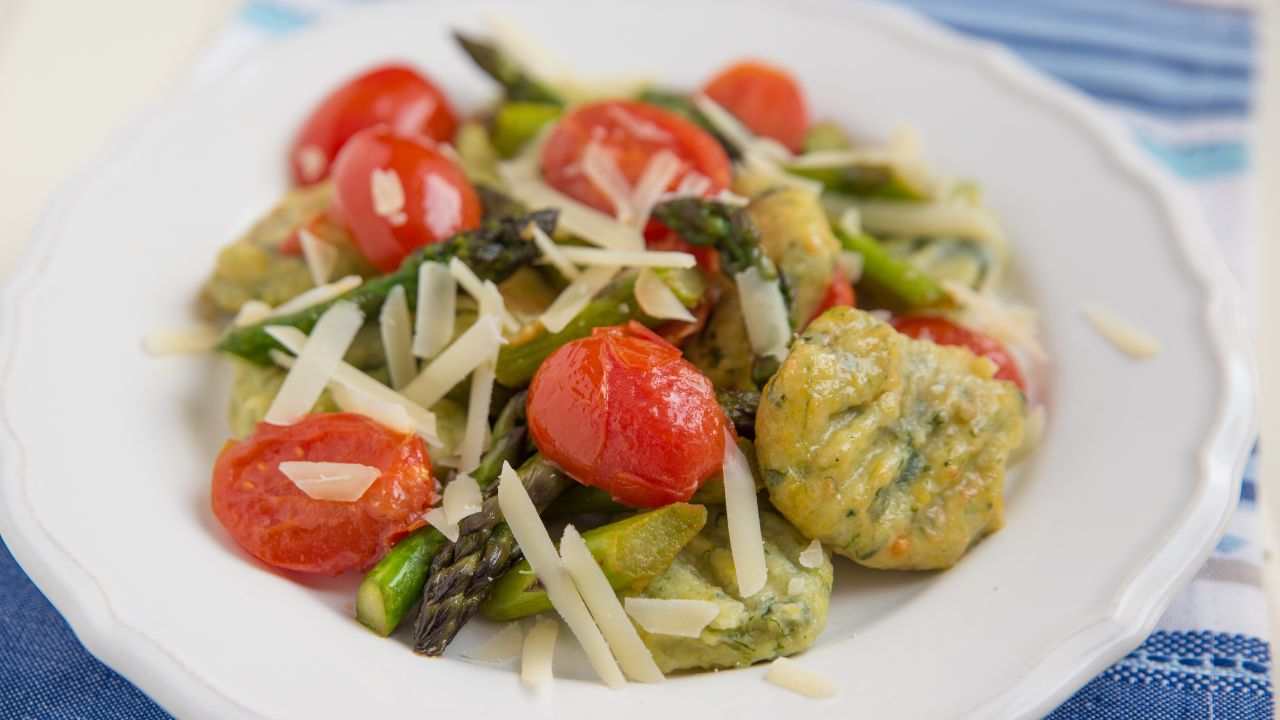 Gnocchi di spinaci all'insalata 26082025 ricettasprint.it