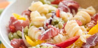 Insalata di pasta con verdure e salame - Ricettasprint.it