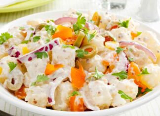 Insalata di patate carote e verdure con yogurt - Ricettasprint.it