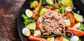 Insalatona con uova patate e pomodori - Ricettasprint.it