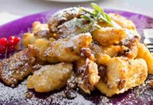 Il dolce austriaco il kaiserschmarren pronto in soli 10 minuti, la colazione che nessuno si aspetta Kaiserschmarren - Ricettasprint.it